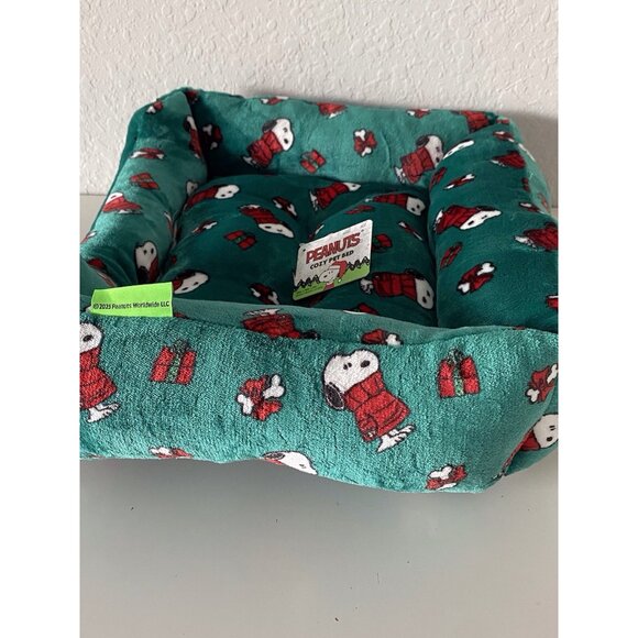 Peanuts Snoopy Small Dog Cat Pet Cozy Cuddler Bed Christmas Holiday Green NEW - Picture 7 of 15